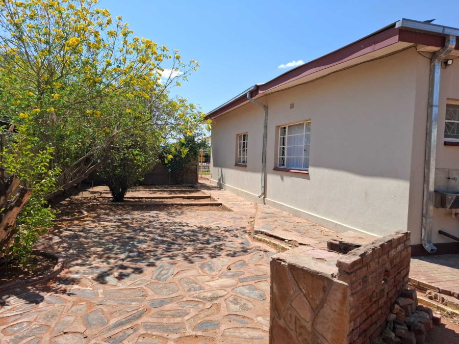 4 Bedroom Property for Sale in Die Rand Northern Cape